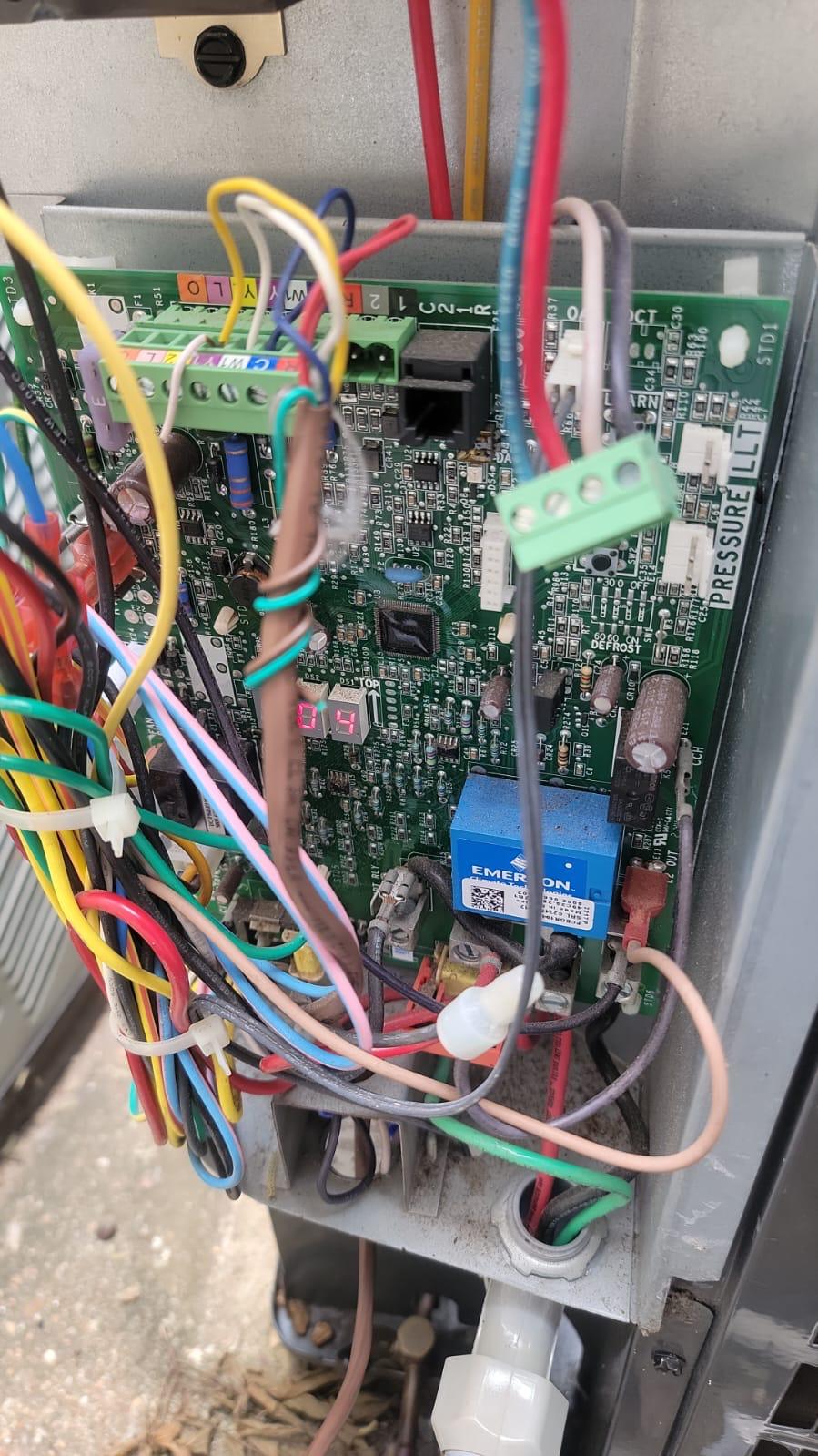 Hvac Control Board Repair - How to Choose an HVAC Contractor in Webster | HVAC247PRO Houston
